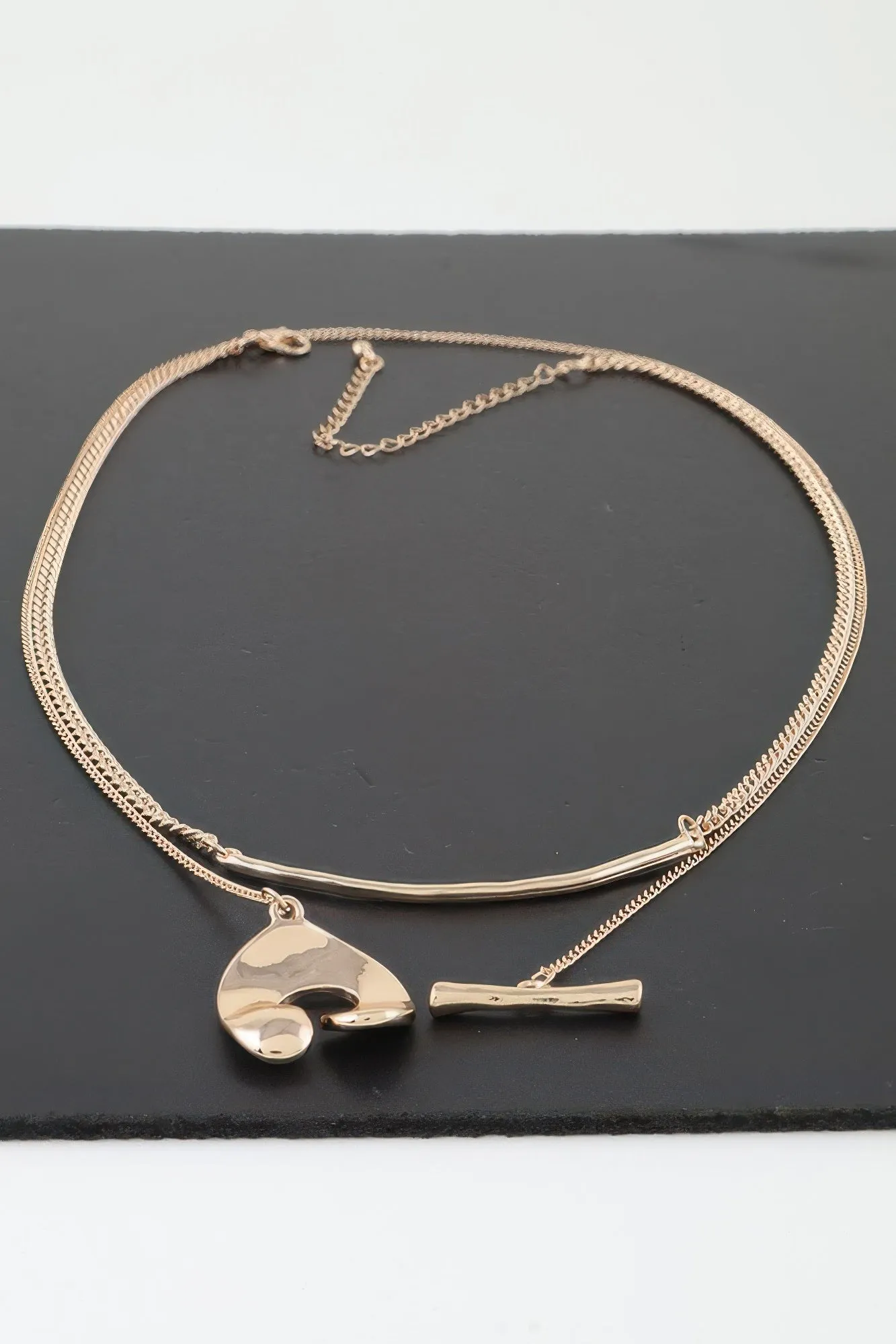 Toggle Hook Chain Necklace