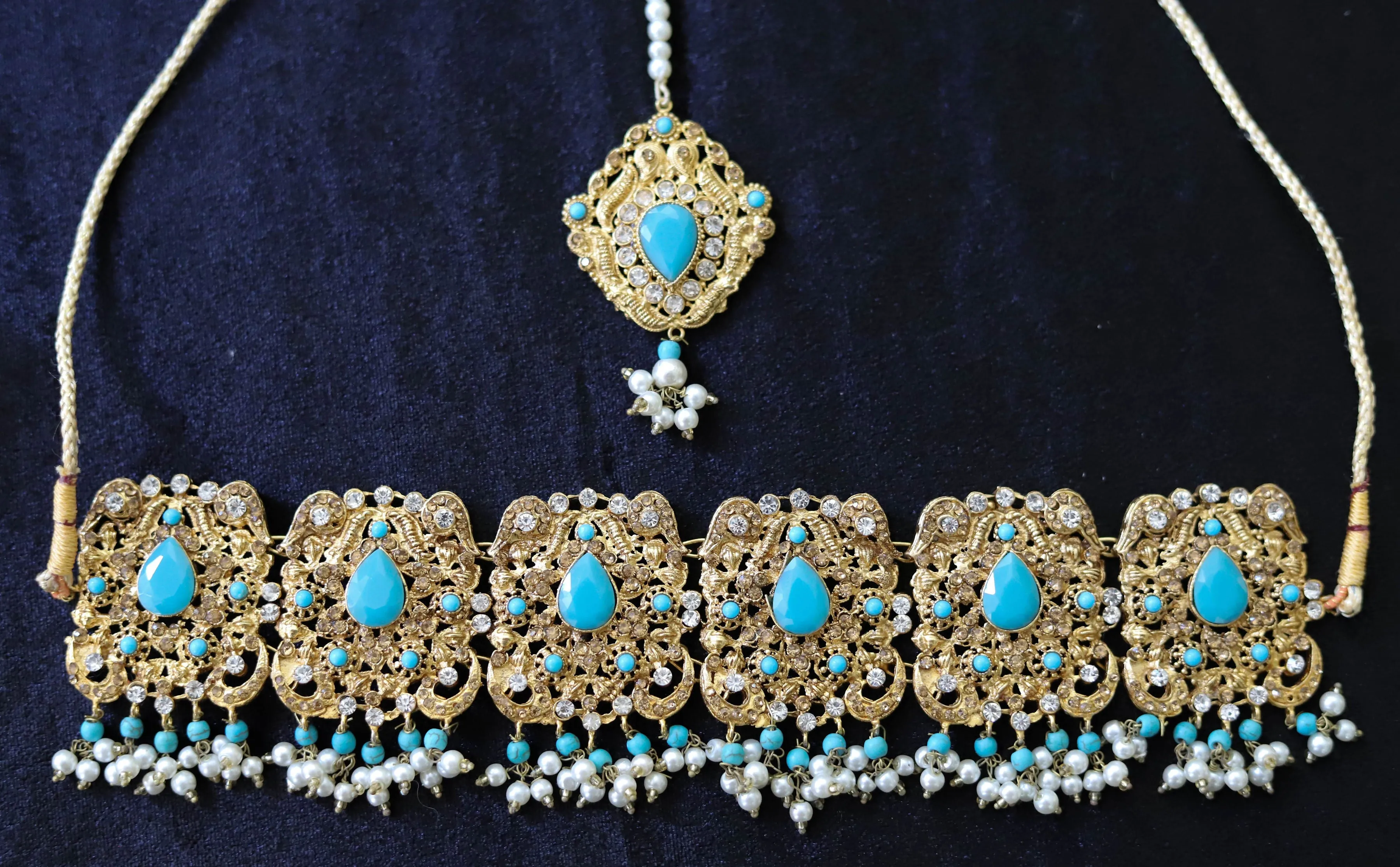 Tourquise Choker Style Necklace with Tikka
