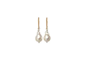 Undefined baroque pearl earrings
