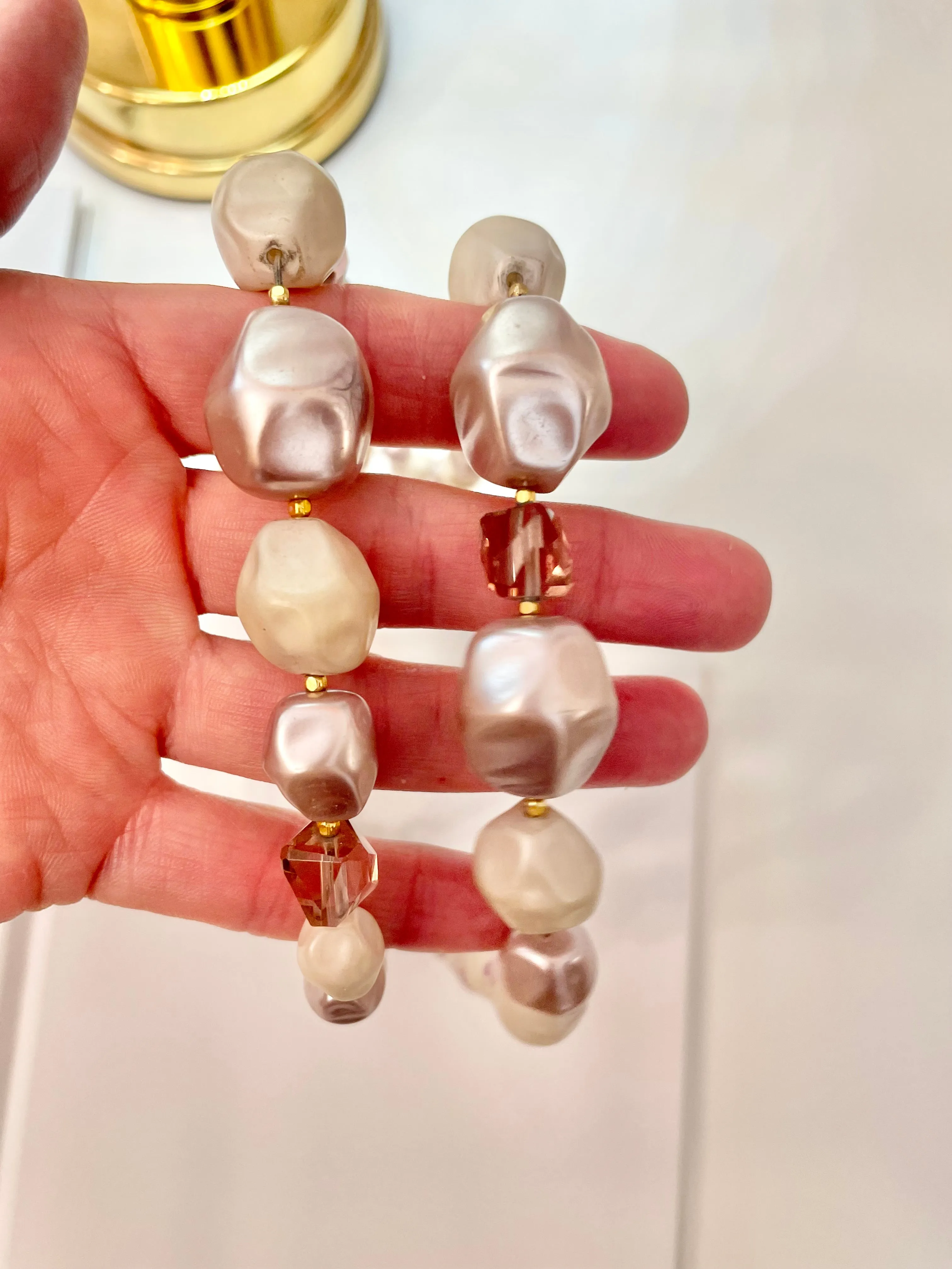 Vintage classy 1960's faux baroque pearl multi stone necklace... so feminine!