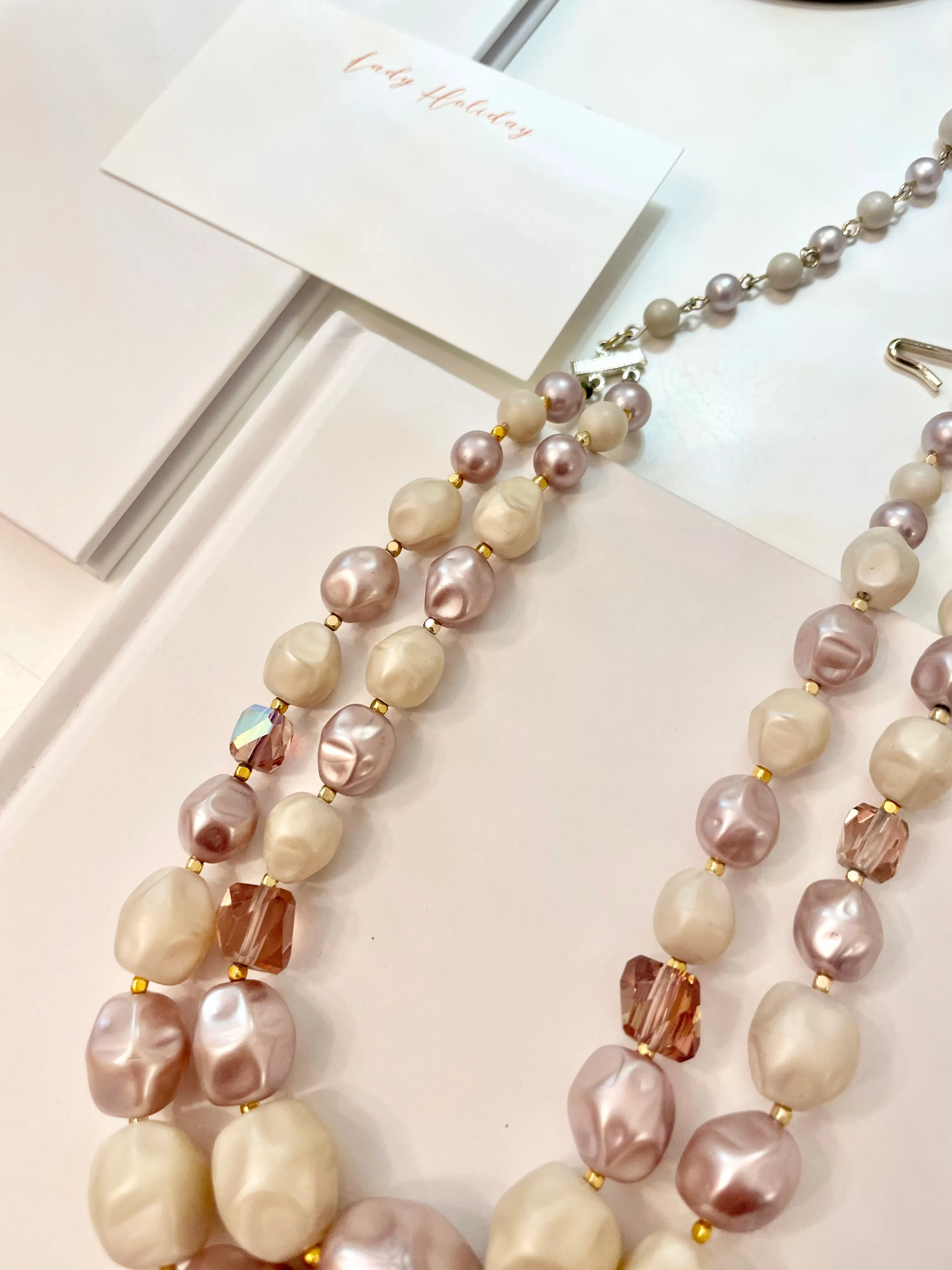 Vintage classy 1960's faux baroque pearl multi stone necklace... so feminine!