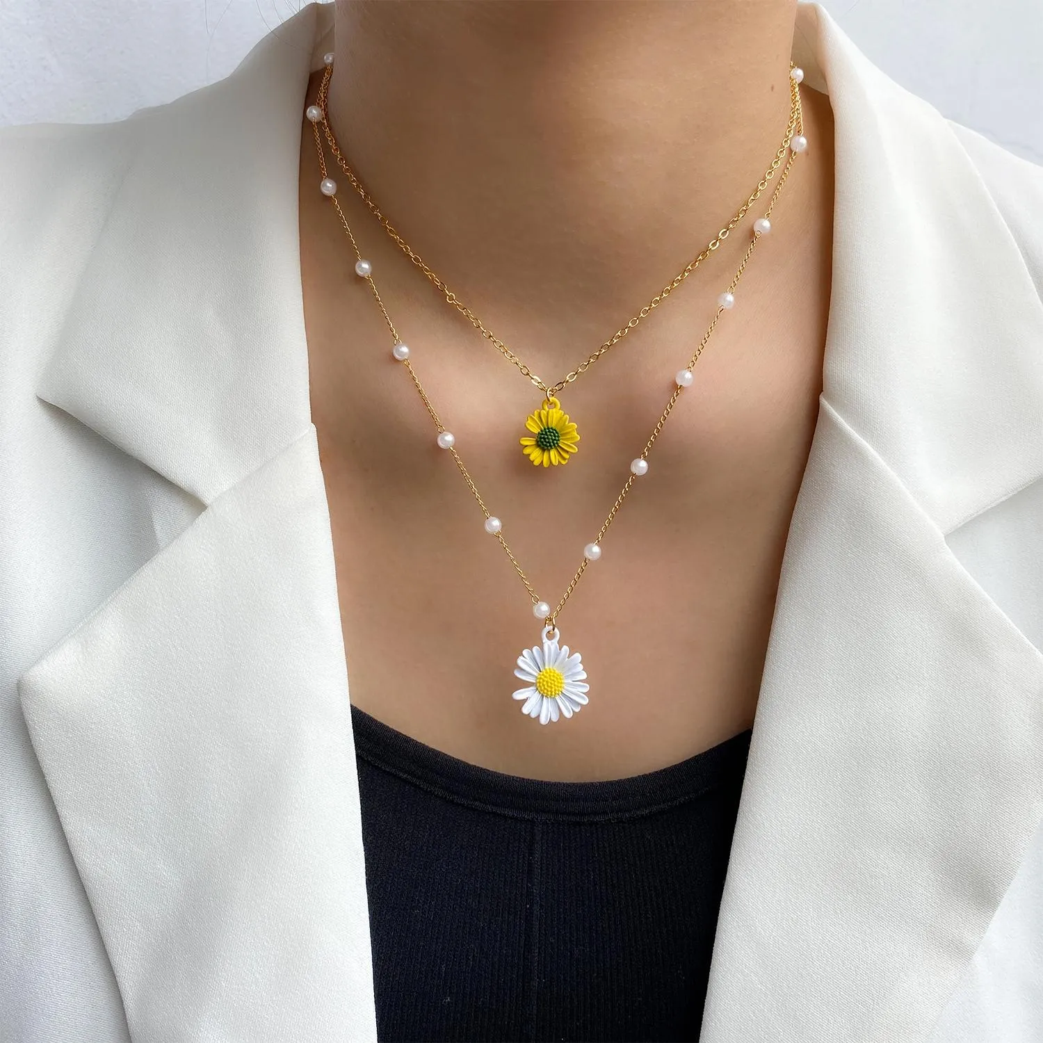 Women's Daisy Multi-layer Beads Exquisite Personality Jewelry Classic Fashion Gift Necklace